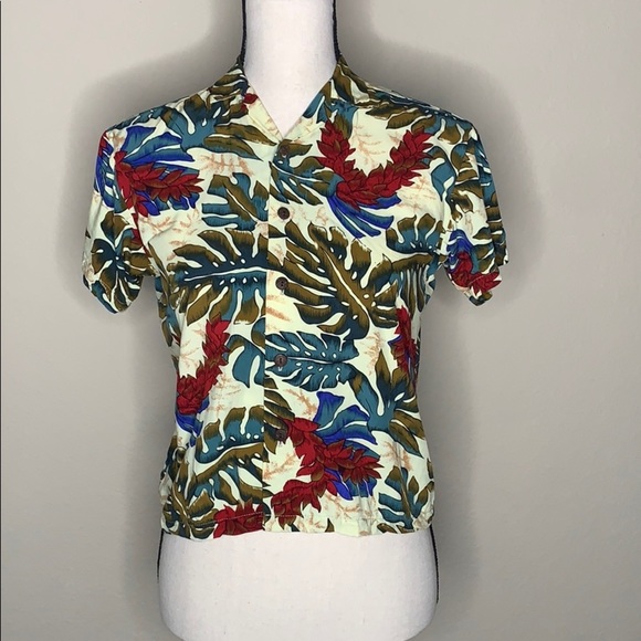 Hilo Hattie Tops - Hilo Hattie button down crop top